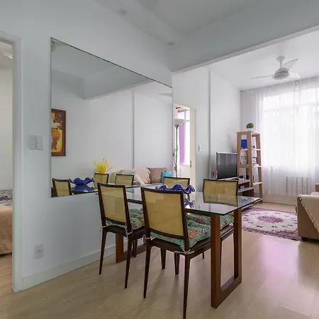 PERFEITO 2 Quartos a pé Praia de Copacabana, wifi, ar, lavanderia e cozinha completa